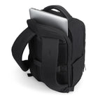 Bugatti - Sac à dos d’Affaire 15.6po, de la collection Adrian - BKP106- Noir-Le compartiment principal est doté d'une ouverture zippée à double sens facilitant l'accès à vos affaires.