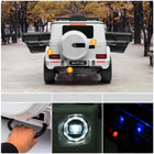 KIDS ON WHEELZ - Voiture enfant Mercedes-Benz AMG G63 12 V avec télécommande parentale - Blanc-Robuste et sûr : ce véhicule porteur est idéal pour les enfants de 3 à 8 ans, sous la surveillance de leurs parents. Il est équipé d'une télécommande parentale longue portée 2,4 GHz avec fonction d'arrêt à distance et d'une ceinture de sécurité pour une sécurité accrue.