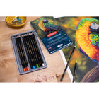 Crayons Chromaflow Derwent - boîtier métallique - paquet de 12-Les crayons sont placés dans un boîtier métallique pratique