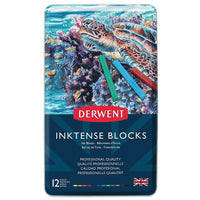 Derwent Bâtonnets d’encre Inktense, boîte métallique - paquet de 12-Leur forme en bâtonnets épais les rend extrêmement polyvalents ; idéaux pour les paysages libres et expressifs et les natures mortes vibrantes.