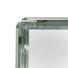Futech – Support pour affiche SFM002, cadre à coins taillés encliquetables, 12 1/2 po x 19 po x 1/2 po, aluminium-Parfait pour les commerces au détail, bureaux, restaurants, banques, hôtels, foyers