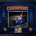 Frameworth - Cadre photoglass de OG Anunoby des New York Knicks tip-in du match 4 des champions 2026 - 22 po l x 18 po H - bleu-Présentoir photoglass encadré : cadre PhotoGlass de OG Anunoby des New York Knicks tip-in du match 4 des champions 2026 motif championnat bleu pour les amateurs et collectionneurs des New York Knicks
