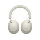 Sony - Reducteur de bruit à la pointe de l'industrie casque-Pilote nouvellement conçu - Une nouvelle unite de commande de precision de 30 mm dotee d'un bord en TPU (polyurethane thermoplastique) souple reduit encore plus le bruit, en particulier dans les plages de basses frequences, vous aidant à profiter de votre musique avec precision sans bruit ambiant. Le pilote leger et rigide ameliore la clarte du son et la reproduction des graves.