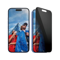 PanzerGlass - Ultra-Wide Fit Privacy Protecteur d'écran iPhone 16/15 - Noir-Avec ce protecteur d'écran de confidentialité, vos informations personnelles sont protégées des regards indiscrets.