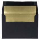 JAM Paper - Enveloppes d'invitation A8 doublées d'aluminium - 5,5 x 8,125 - lin noir avec feuille d'or - Paquet de 50-Nos enveloppes sont fabriquées à partir de 30 % de papier recyclé de 32 lb et comportent une fermeture à rabat droit en gomme avec une finition en lin