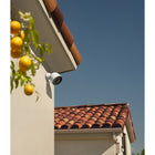 Google Nest Cam Outdoor Filaire (2e gén) -Défilez moins. Trouvez plus.
Avec un abonnement au forfait Advanced de Google Home Premium, vous pouvez effectuer 
des recherches dans votre historique vidéo avec l'aide de Gemini. Recherchez quelque chose comme « Qui a laissé les chiens sortir? » et obtenez une description de l'événement ainsi que des extraits vidéo pertinents