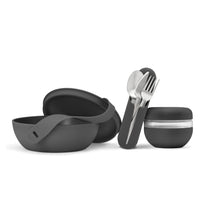 W&P - Ensemble repas Porter - bol-repas - bol hermétique - jeu d'ustensiles - anthracite-Ce contenant ultraléger, antidérapant et durable possède un couvercle en plastique rigide solidement retenu par une lanière de silicone