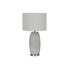 Monarch Specialties - Luminaire - 25 po H Lampe De Table - Céramique Gris - Abat-Jour Gris - Moderne-Conçue en forme de vase, cette lampe de table en céramique grise texturée de 25 pouces de hauteur, recouverte d'un abat-jour en lin gris et fini avec un fleuron en métal argenté poli sur le dessus et à la base, apporte un style moderne à un salon, une chambre à coucher ou un espace de bureau