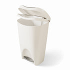 Umbra - Poubelle 5L Umbra Brim avec couvercle-Parfait pour un usage domestique ou professionnel : la poubelle brim est suffisamment élégante pour votre cuisine, et suffisamment résistante pour une utilisation professionnelle.