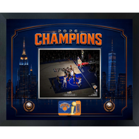 Frameworth - Cadre photoglass de OG Anunoby des New York Knicks tip-in du match 4 des champions 2026 - 22 po l x 18 po H - bleu-Présentoir photoglass encadré : cadre PhotoGlass de OG Anunoby des New York Knicks tip-in du match 4 des champions 2026 motif championnat bleu pour les amateurs et collectionneurs des New York Knicks