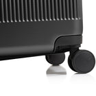 Champs - Ensemble de bagages 3 pièces Onyx II - Noir-Intérieur conçu avec soin. Disposition 50/50 pour une organisation facile. Les sangles de compression intérieures permettent d’optimiser la capacité de rangement.. Poches zippées sur les sangles de compression pour organiser les petits objets.. Grand compartiment zippé séparé pour ranger le linge sale, les chaussures ou tout autre article à dissimuler.. Valise cabine avec trousse de toilette amovible pour vos essentiels quotidiens.. Valise cabine avec poc
