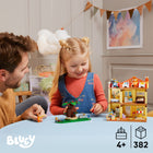 LEGO - Bluey : La Maison de la Famille de Bluey, Ensemble de Construction de Maison-Jouet de maison pour enfants à partir de 4 ans - Ce jouet LEGO Bluey est livré avec 4 modèles à construire par sac, plus une brique de départ et des instructions simples pour rendre la construction rapide et amusante pour les petits constructeurs