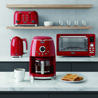 Salton - cafetière numérique de 12 tasses NuRetro - cerise cosmique-Commencez la journée avec un café fraîchement infusé, en programmant l’appareil à l’avance à l’aide de l’affichage numérique facile à utiliser.