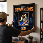 Frameworth - Cadre photoglass de Karl-Anthony Towns des New York Knicks trophée du championnat 2026 - 18 po l x 22 po H - noir-Dimensions finales de 18 po x 22 po : présentoir encadré vertical idéal pour le salon, le bureau, la salle des partisans et la salle de sport