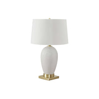 Monarch Specialties - Luminaire - 26 po H Lampe De Table - Céramique Blanche - Abat-Jour Ivoire / Crème - Transitionnel-Élevez votre intérieur avec cette lampe de table en céramique blanche de style transitionnel, d'une hauteur de 26 pouces, avec une finition texturée, un élégant embout et une base en métal doré branché sur un cordon clair de 6 pieds de long