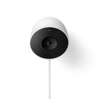 Google Nest Cam Outdoor Filaire (2e gén) -Restez informé de ce qui vous tient à cœur.
Grâce à l'intelligence de Google Home, vous pouvez obtenir des descriptions d'événements plus détaillées, rechercher dans votre historique vidéo en posant simplement une question, et rester informé des éléments qui vous intéressent, comme l'ouverture du portail ou le fait que votre chien creuse dans le jardin