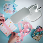 OttLite - Lampe de bureau LED Flexible Soft Touch - Clearsun - Blanche-La hauteur de configuration de la lampe sur pied se règle de 46 pouces à 59 pouces