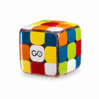 GoCube Edge-Cube connecté de nouvelle génération : Ce cube de vitesse compatible Bluetooth offre une touche fluide et attrayante au puzzle classique, avec une charge rapide et une connectivité d’application pour des leçons, des jeux et des compétitions passionnants.
