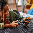 LEGO - Speed ​​Champions 2023 McLaren Formule 1 Voiture de course - 245 pièces-Détails McLaren authentiques - Le modèle McLaren Formula 1 Race Car 2023 présente la livrée distinctive noir et papaye, les logos des sponsors de l'équipe, des roues avec imprimé Pirelli et un halo de sécurité papaye.