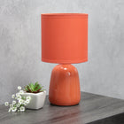 Simple Designs - Petite lampe de table ronde - orange avec abat-jour assorti-Exigence en matière d'ampoule vendue séparément : Cette lampe exige une ampoule à culot candélabre type B10 E12 de 40 watts (non incluse)