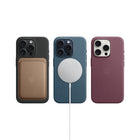 Apple - iPhone 15 Pro 6,1 po ecran Liquid Retina, 128 Go, Titane bleu, déverrouillé-Conçu Pour Tout Changer : iPhone est doté de fonctionnalités de confidentialité qui vous donnent le contrôle de vos données. Il est fabriqué avec plus de matières recyclées, ce qui réduit son impact environnemental. Et avec ses fonctionnalités intégrées, il est accessible à tout le monde
