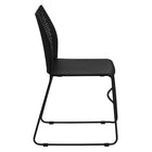 Flash Furniture – Chaise traîneau empilable HERCULES avec ouverture d’aération, capacité de 661lb, noir (RUT498ABK)-Siège et dossier en plastique noir