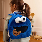 tonies - Sac à dos Sesame Street Cookie Monster - Anglais-Extérieur doux et moelleux inspiré de la célèbre fourrure bleue de Macaron le glouton