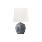 Monarch Specialties - Luminaire - 19 po H Lampe De Table - Résine Grise - Abat-Jour Ivoire / Crème - Transitionnel-Cette élégante lampe de table de 19 pouces de haut est dotée d'une base chic en résine grise et d'un abat-jour complémentaire en tissu ivoire idéal pour créer une ambiance chaleureuse et accueillante dans un salon, une chambre à coucher ou un bureau de style transitionnel