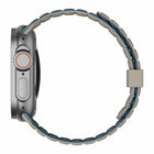 UAG - Bracelet Pathfinder Apple Watch 49/45/44/42 mm, Dune/Nuage-Les attaches de précision sont conçues pour une intégration parfaite avec votre Apple Watch