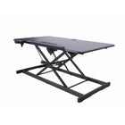 Rehausseur de bureau électrique Rocelco 46" avec prise secteur, chargeur USB et grand clavier Tracy - Noir-EDR dispose d'un système de levage électrique qui supporte 35 livres.
