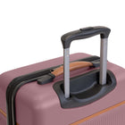 Bugatti - Valise de cabine à coque rigide 21.50po de la collection Cannes - Mauve-Intérieur doublé avec panneau séparateur, poche pratique. et sangles de maintien pour garder le contenu organisé et bien en place