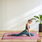 Soozier - Tapis De Gymnastique Pliant 4 pi L x 8 pi L x 2 po P - Tapis D’Exercice Avec Poignées De Transport Pour Yoga - Mma - Arts Martiaux - Rose-Mousse EPE écologique ferme à haute densité de 2 po d’épaisseur pour un confort et une durabilité ultimes  