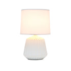 Simple Designs - Petite lampe de table à base plissée - Blanc cassé-Mesures de l'ombre : dia : 6,9" x h : 5,61"
