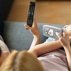 Motorola - Moniteur bébé vidéo VM482 avec écran LCD de 2.4 po - Blanc & Gris-Surveiller la température - Sachez si les chambres de votre petit sont trop chaudes ou trop froides avec la surveillance de la température ambiante