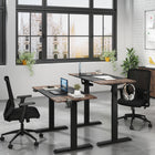 LjubLjana - Bureau assis-debout à hauteur réglable électrique de 47 po - Noir/Bois-La nouvelle conception supérieure divisée horizontalement assure une configuration robuste avec la commodité de l'expédition de l'ensemble du bureau dans une seule boîte