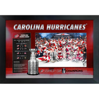Frameworth - Carolina Hurricanes 16 po H x 24 po l Cadre Champions de la Coupe Stanley 2026 - Sous licence officielle LNH/AJLNH-Produit mural NHL and NHLPA sous licence officielle pour les amateurs des Carolina Hurricanes