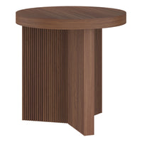 Hudson&Canal - Table d'appoint ronde cannelée Holm de 56 cm de large, finition noyer satiné-Un design scandinave contemporain pour votre salon, votre bureau et plus encore