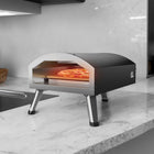 Westinghouse - Four à pizza électrique 12 po pour intérieur/extérieur-Thermomètre intégré : Le thermomètre intégré vous permet de surveiller la température de vos aliments afin de les cuire à la perfection