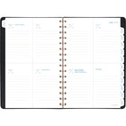 AT-A-GLANCE - Agenda scolaire hebdomadaire/mensuel Signature 2024-2025 - 5 3/8 po x 8 1/2 po - noir - anglais-La couverture en cuir reconstitué noir moderne avec badge de date découpé à l'emporte-pièce offre un style professionnel avec des accents bronze