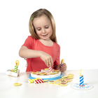 Melissa & Doug - Gâteau d’anniversaire-Comprend 6 tranches de gâteau en bois prêtes à découper, des bougies en bois amovibles et des garnitures, une assiette à gâteau en bois et un serveur
