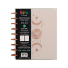 The Happy Planner - Planificateur durable Muted Mariposa 2025-2026 12-mois-Ce planificateur de 12 mois Muted Mariposa comprend des calendriers mensuels datés, des tableaux hebdomadaires, des pages de notes et 3 mois en prime