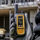 DEWALT - DXFRS300 lot de 48 radios robustes avec 8 chargeurs à 6 ports-9