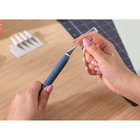 Cricut - Kit de lames et échenilleur TrueControl-Cet outil manuel 4 en 1 est fourni avec trois embouts de désherbage différents et des lames antiadhésives dotées d'une pointe de perforation pour une polyvalence optimale.