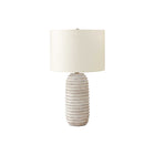 Monarch Specialties - Luminaire - 28 po H Lampe De Table - Résine Crème - Abat-Jour Ivoire / Crème - Transitionnel-Illuminez votre bureau, votre salon ou votre chambre à coucher avec cette élégante lampe de table texturée de 28 pouces de haut, dotée d'une base en résine crème vieillie au design de ruche allongée et striée, et d'un abat-jour tambour chic en tissu de lin ivoire surmonté d'un embout en bois gris