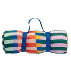 General Supply Goods + Co - Couverture de plage - Multicolore-L’extérieur hydrofuge aide à vous garder au sec sur le gazon ou le sable