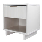 Manhattan Comfort - Table de nuit moderne Granville 18,11" à 1 tiroir - Blanc - Lot de 2-Base de balai moderne ouverte avec pieds latéraux ajoutant un design de mode sans couture et de la durabilité