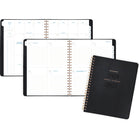 AT-A-GLANCE - Agenda scolaire hebdomadaire/mensuel Signature 2024-2025 - 8 3/8 po x 11 po - noir - anglais-Des pages spéciales vous aident à en faire plus et incluent une liste de vacances, un calendrier de référence de 3 ans, un calendrier des événements, des contacts, des notes et une pochette en poly double face