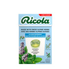 Ricola Boîte -  Menthe poivrée des glaciers SSA-Ricola Peppermint contient le pouvoir rafraîchissant naturel de la menthe poivrée mélangée au mélange de 10 herbes de Ricola pour une expérience apaisante et rafraîchissante de la bouche et de la gorge