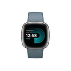 Google - Fitbit Versa 4 montre intelligent – Bleu cascade/Aluminium platine-GPS intégré : voir le rythme et la distance en temps réel sans votre téléphone en utilisant le GPS intégré pendant les courses en plein air, les promenades, les randonnées et plus encore