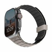 UAG - Bracelet Pathfinder Apple Watch 49/45/44/42 mm, Noir/Titane-Bracelet magnétique réversible avec deux boucles de sécurité de couleurs différentes, offrant plusieurs combinaisons de couleurs